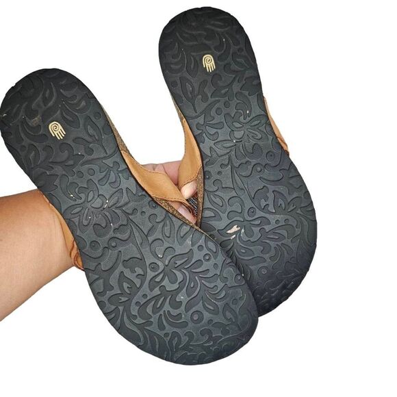 Teva Ventura Thong Leather Sandals - Picture 6 of 6